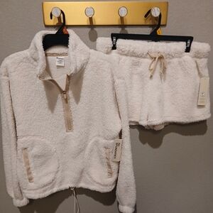 NWT No Boundaries White Fleece Sweatshirt and Shorts Set